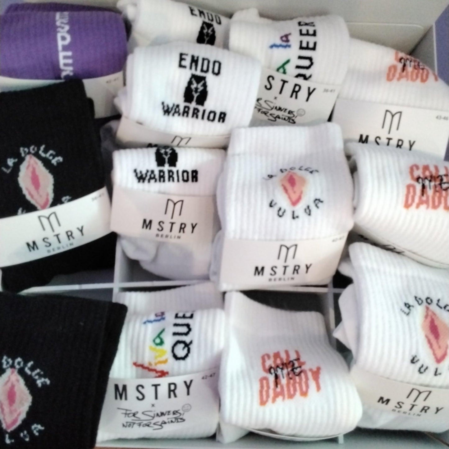 Mstry Socken