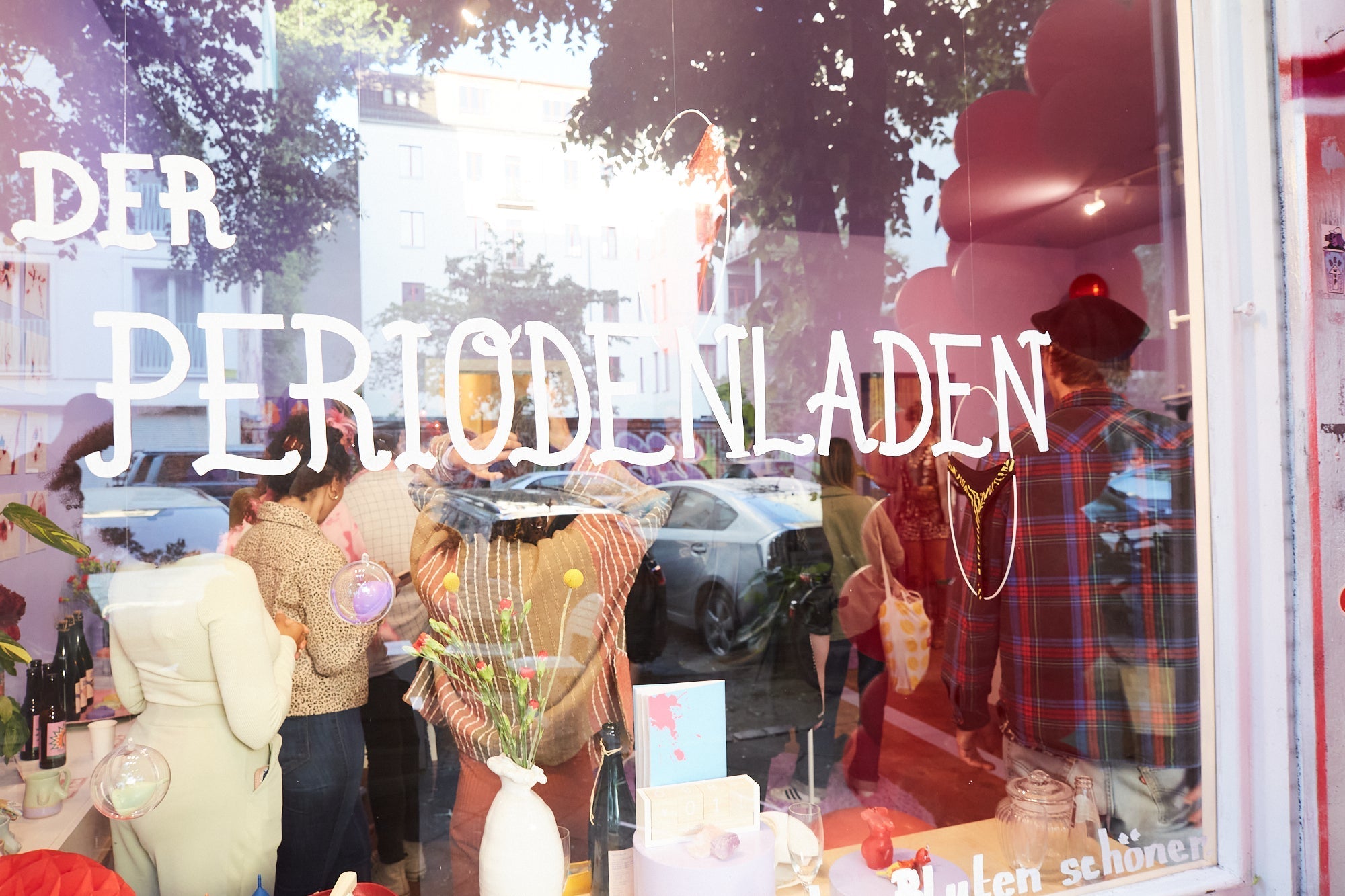 Jetzt vorbestellen - La Blutique