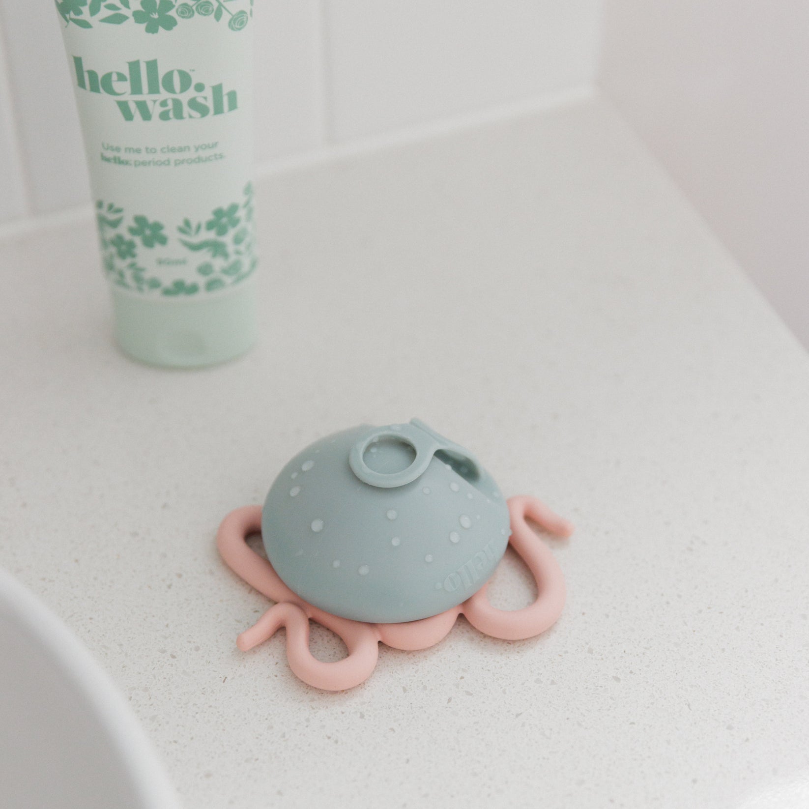 Hello Wash – Reinigungsgel für Menstruationsprodukte