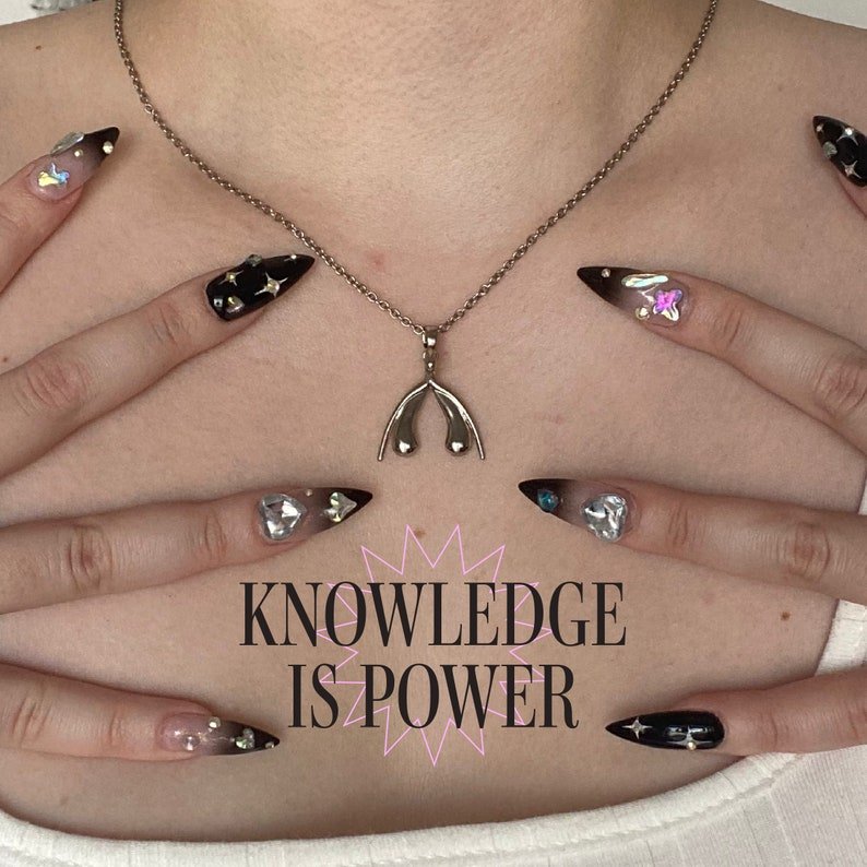 Big Clit Energy! Halskette - La Blutique ClitoAccessoire Berlin