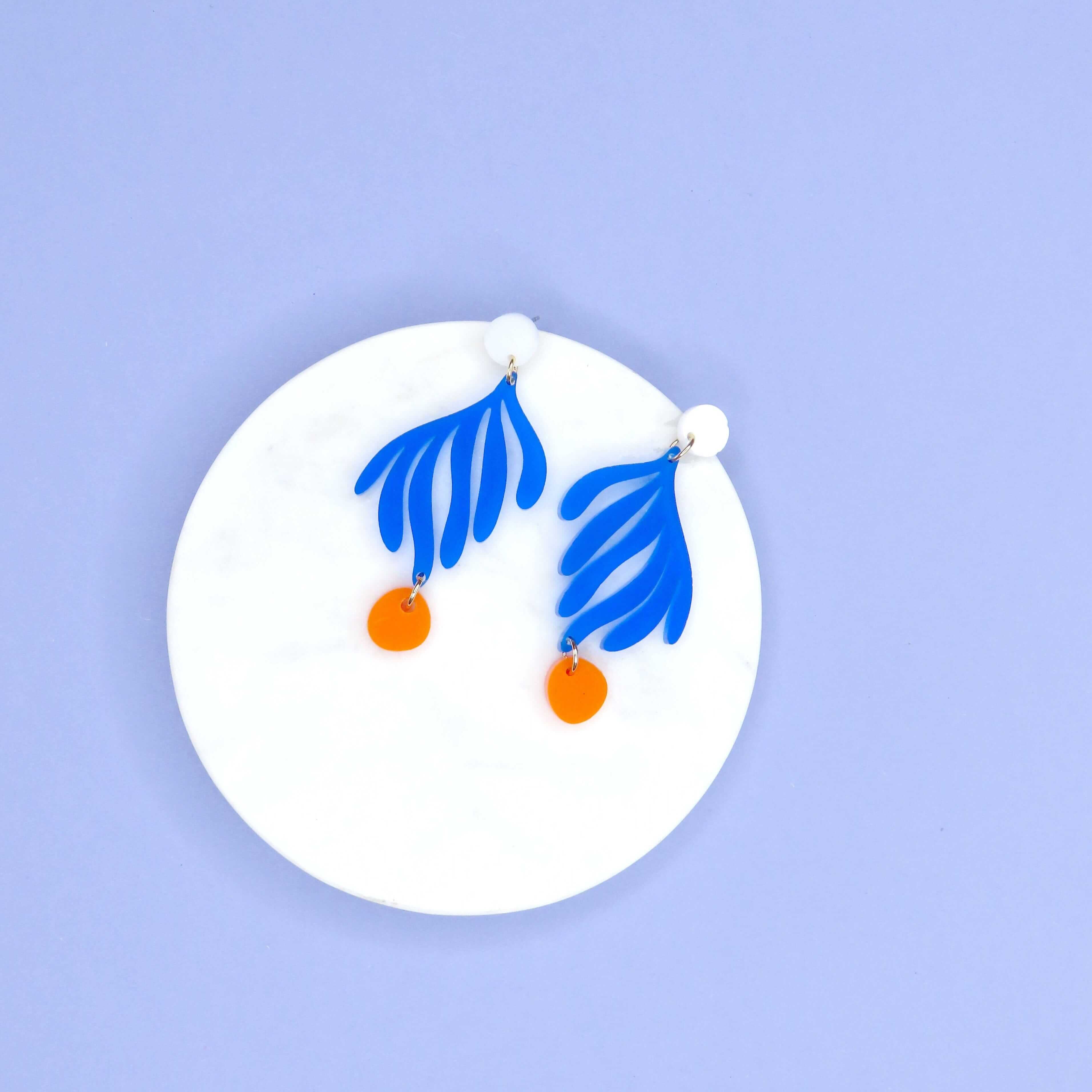 Matisse Florale Blatt Ohrringe aus Acryl - La Blutique niemalsmehrohneOhrringe Berlin