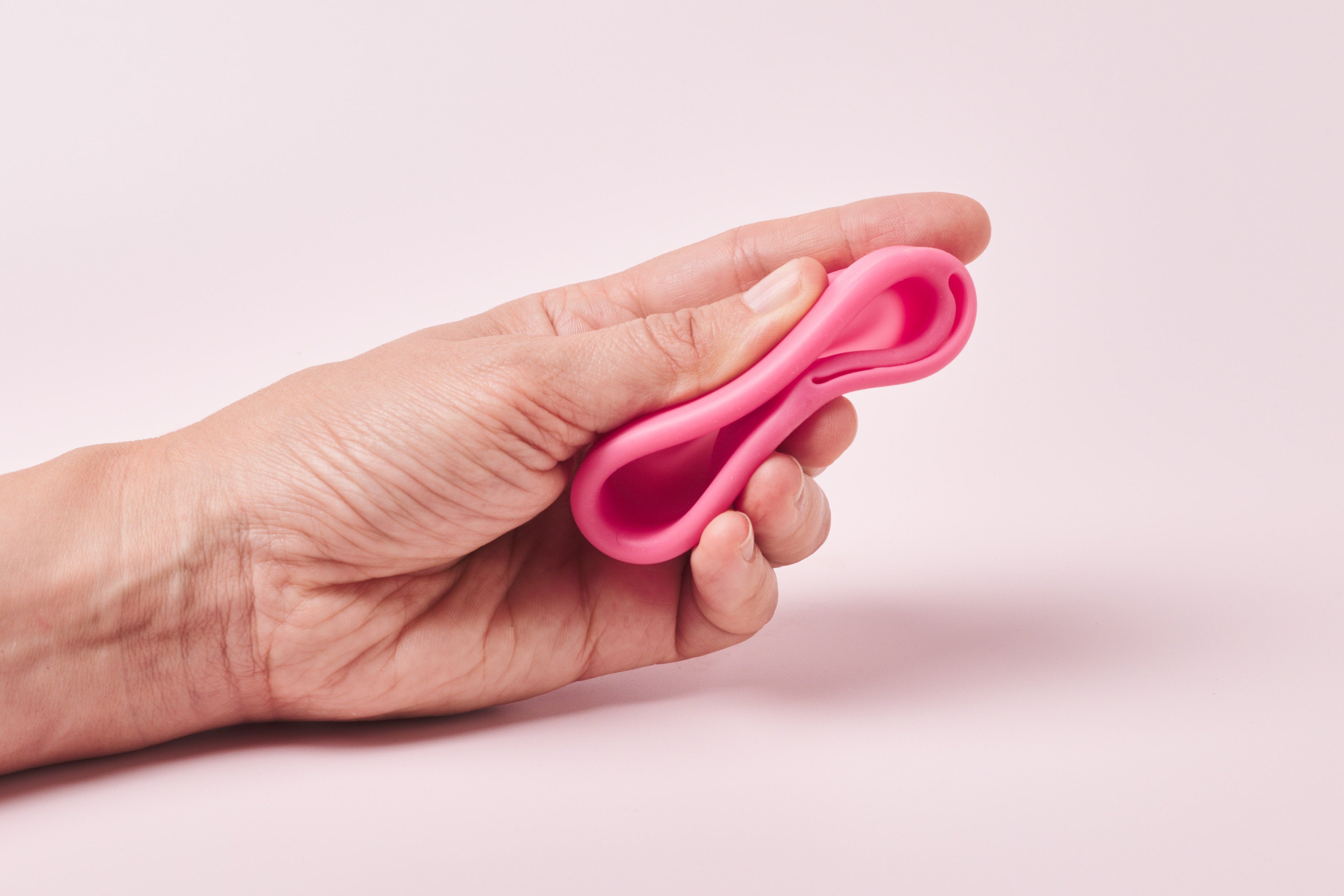 Menstruationsscheibe Rosé mit Eingriff - La Blutique rayne careMenstruationsscheibe Berlin