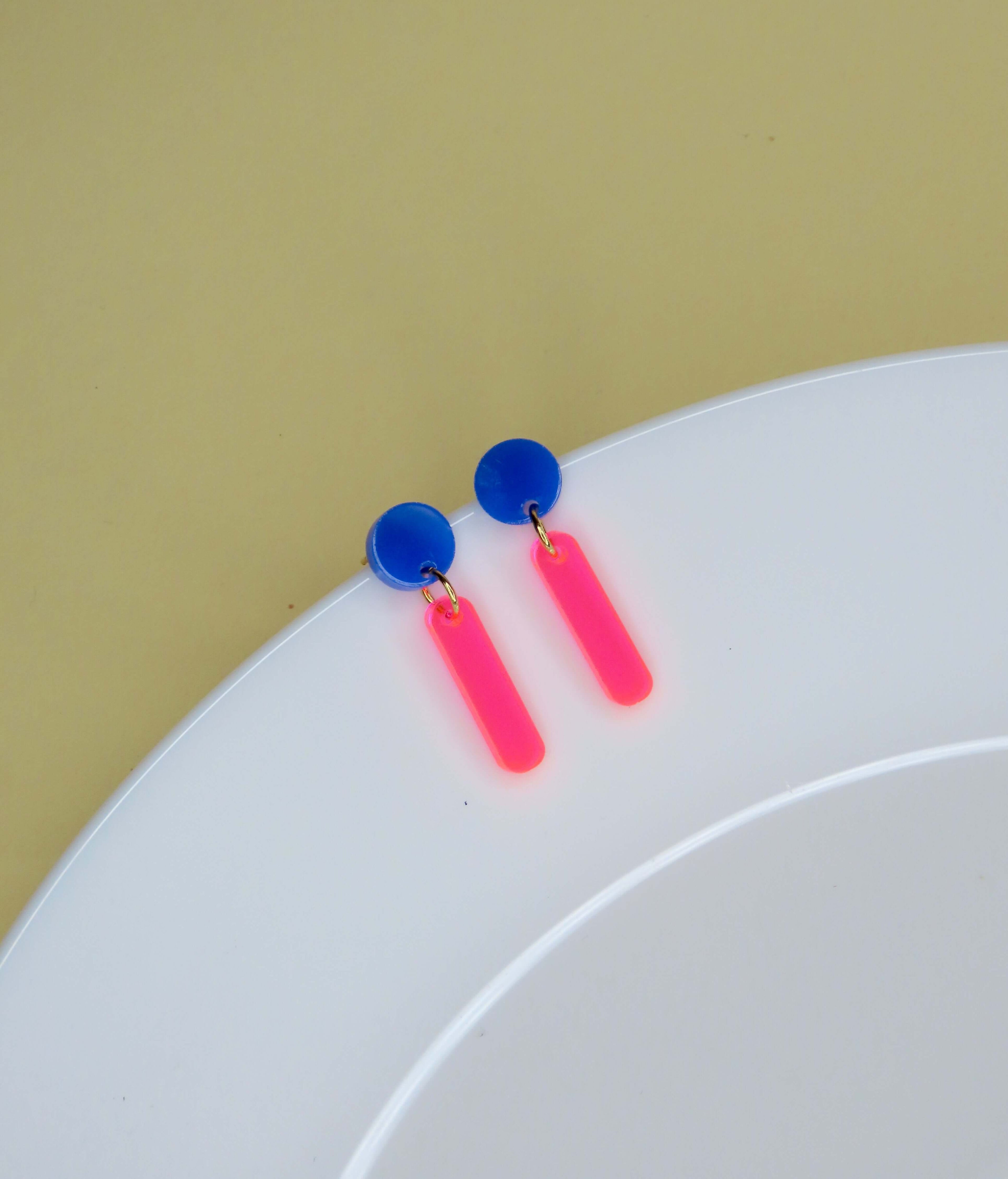 niemalsmehrohne x Kunstmuseum Basel Edition - neon lights Nr. 1 - Ohrringe - La Blutique niemalsmehrohneOhrringe Berlin