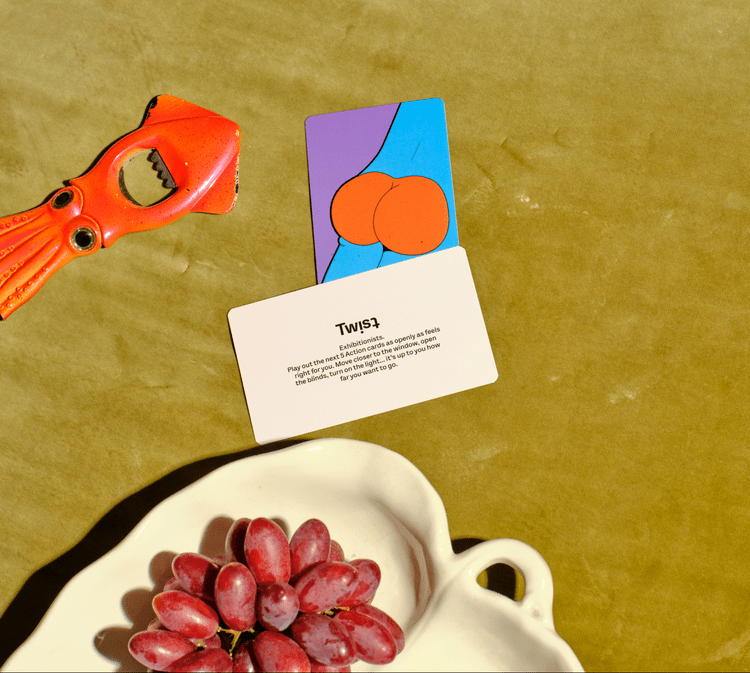 Um:i – Playdate for two | high quality design sexpositv game - La Blutique um:iSpiel Berlin