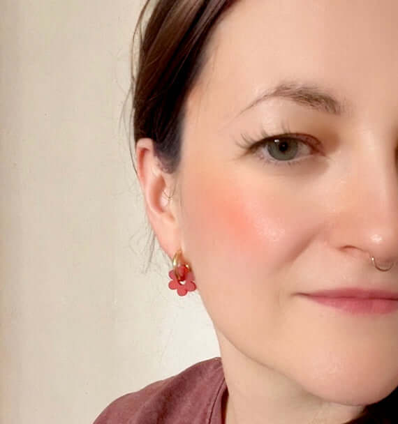 Violette Flower Edelstahl Hoops - La Blutique niemalsmehrohneCreolen Berlin