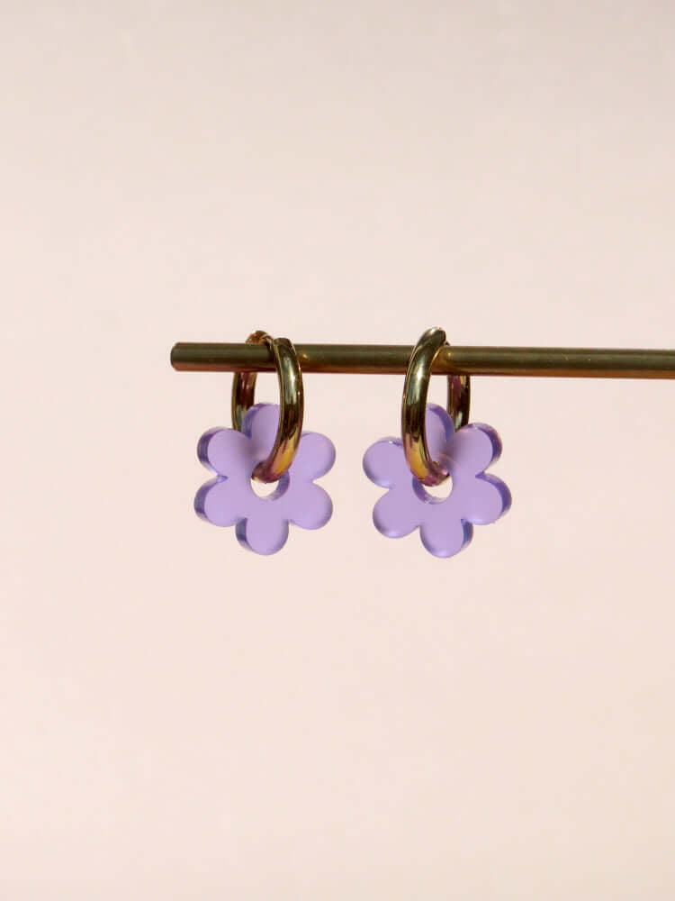 Violette Flower Edelstahl Hoops - La Blutique niemalsmehrohneCreolen Berlin
