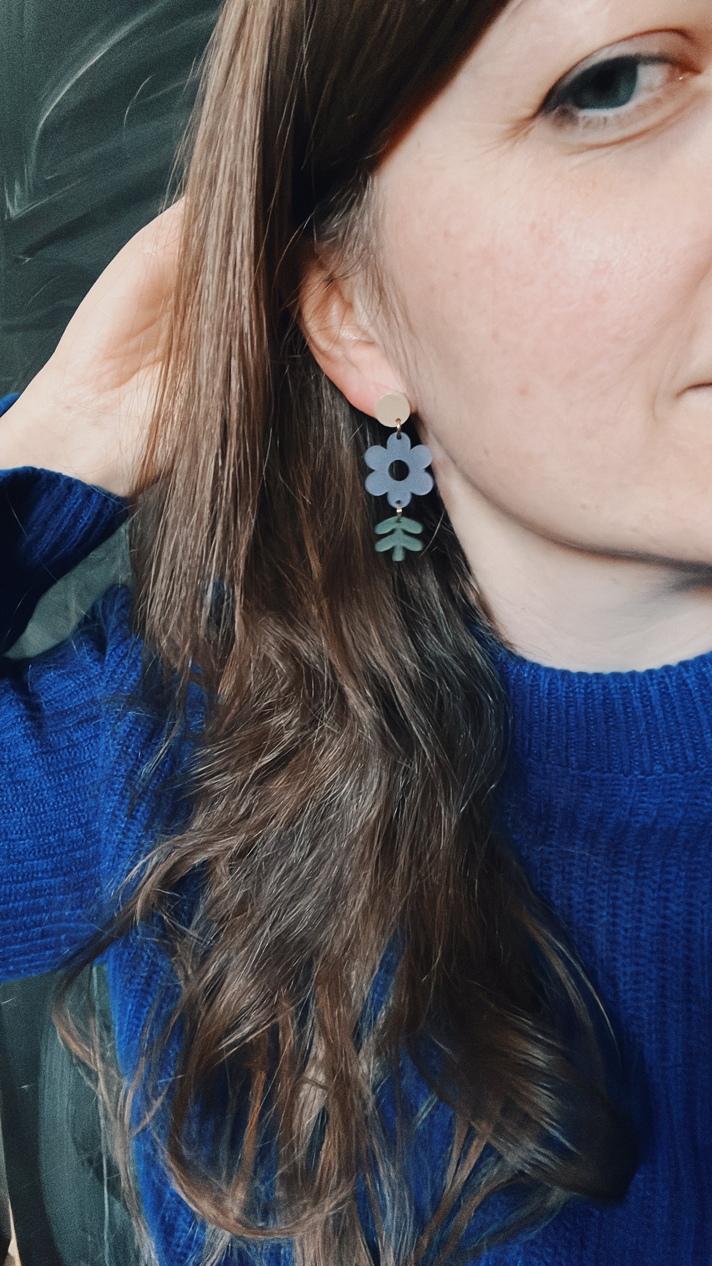 Violette Gänseblümchen Statement Ohrringe - La Blutique niemalsmehrohneOhrringe Berlin